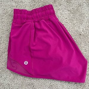 Lululemon Hotty Hot Short 2.5” inseam - magenta pink